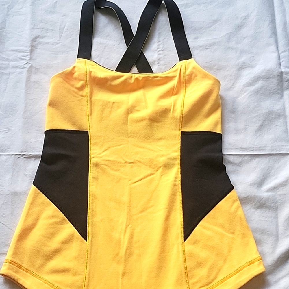 Lulumemon top